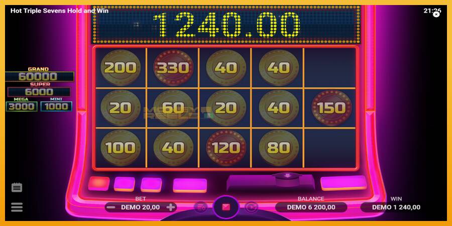 Hot Triple Sevens Hold & Win automat za igre na sreću, slika 4